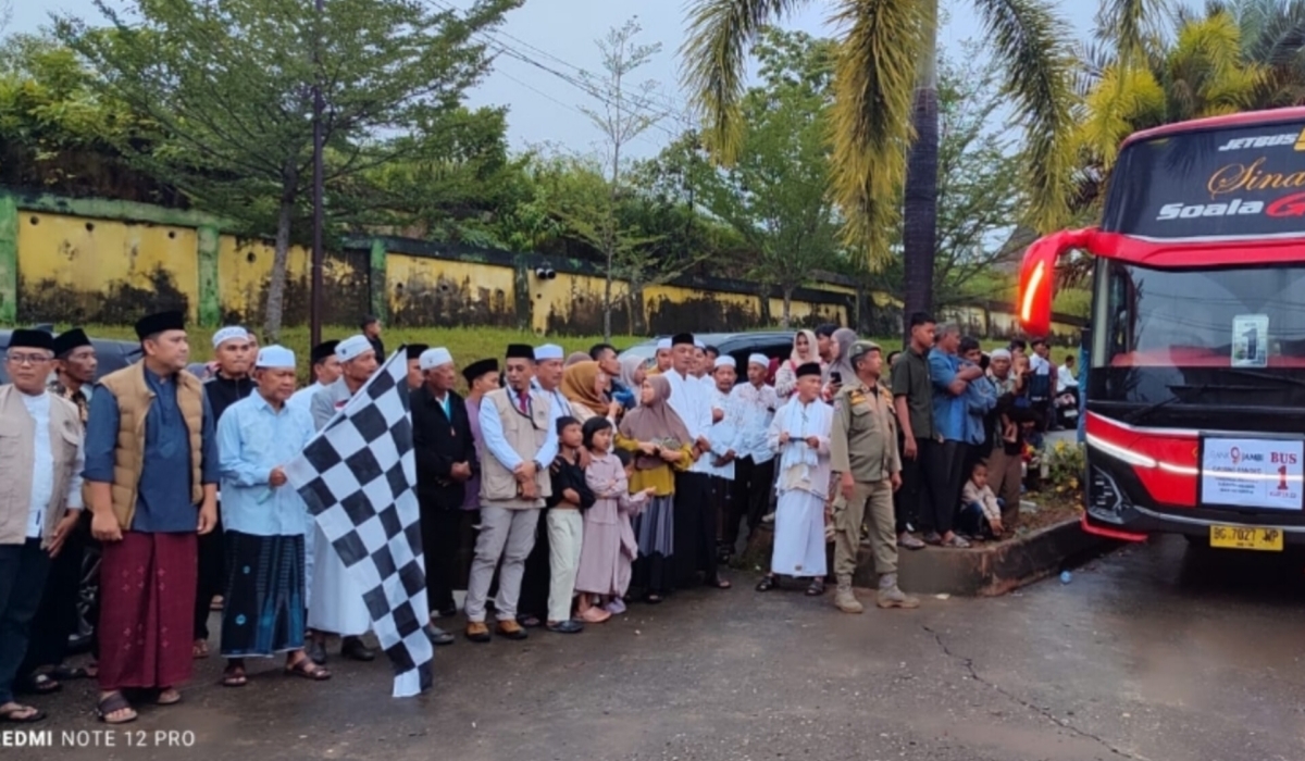 Bupati H M Syukur Lepas 101 orang CJH Merangin Kloter 23